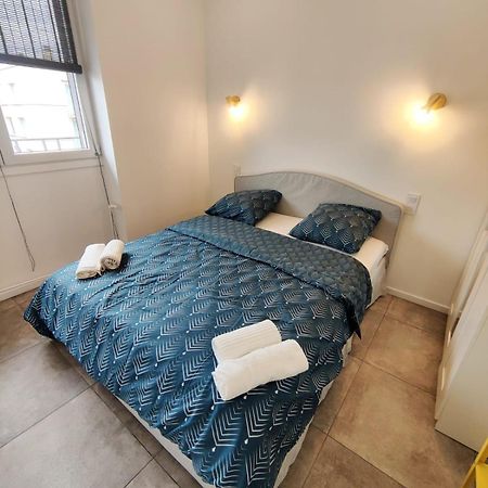 Apartamento Loft Chic Avec Mezzanine Contemporaine Vénissieux Exterior foto