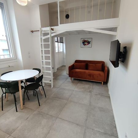 Apartamento Loft Chic Avec Mezzanine Contemporaine Vénissieux Exterior foto