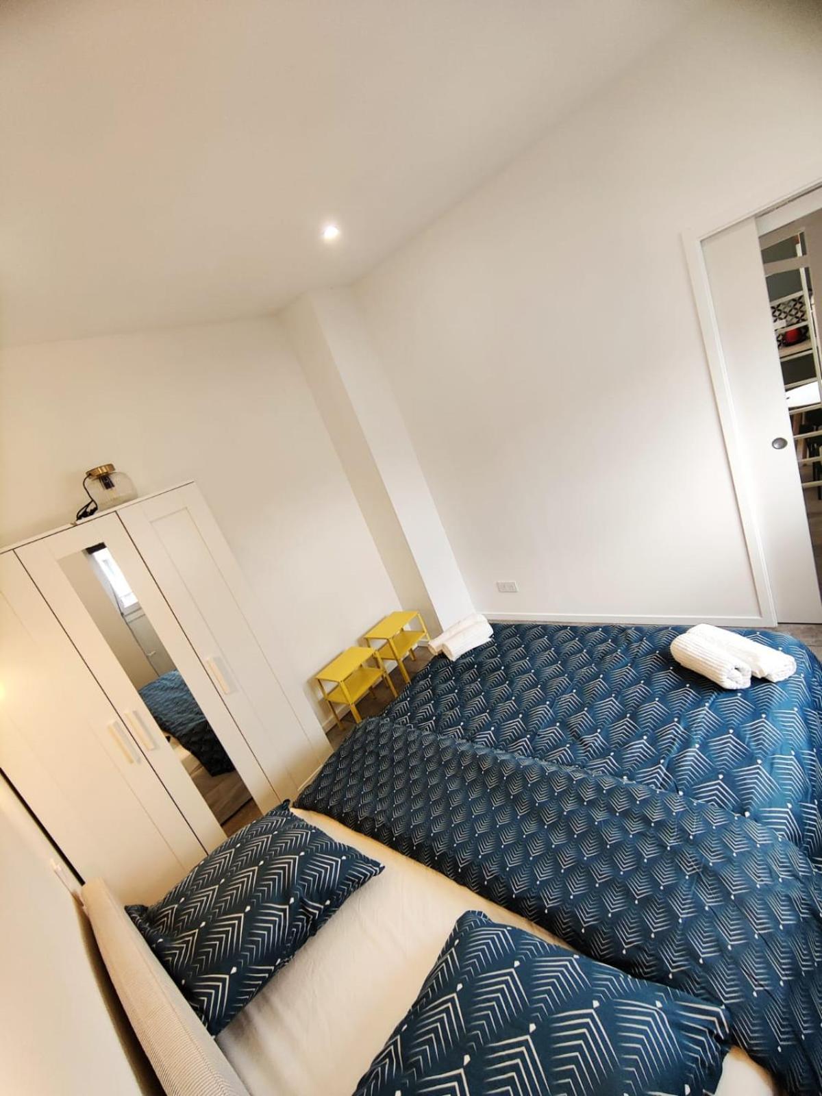 Apartamento Loft Chic Avec Mezzanine Contemporaine Vénissieux Exterior foto